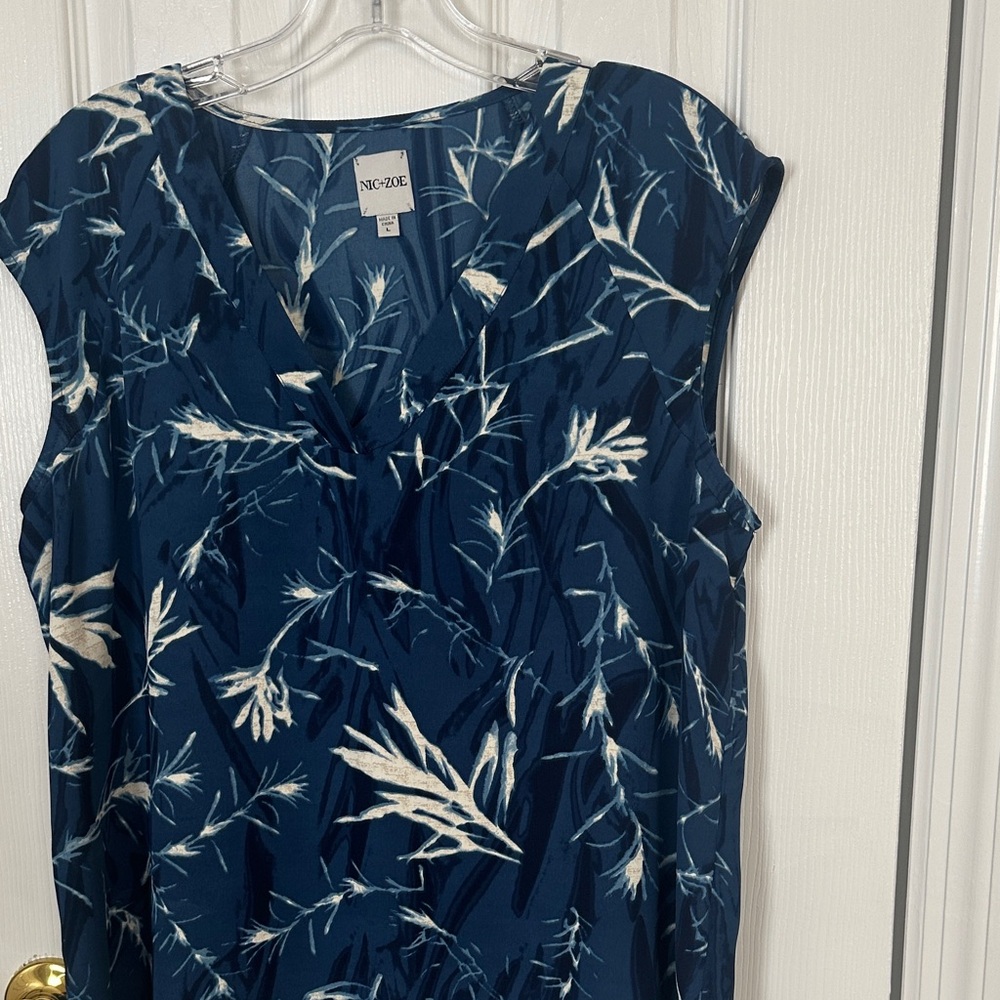 NIC+ZOE Blue and bone Sleeveless Top